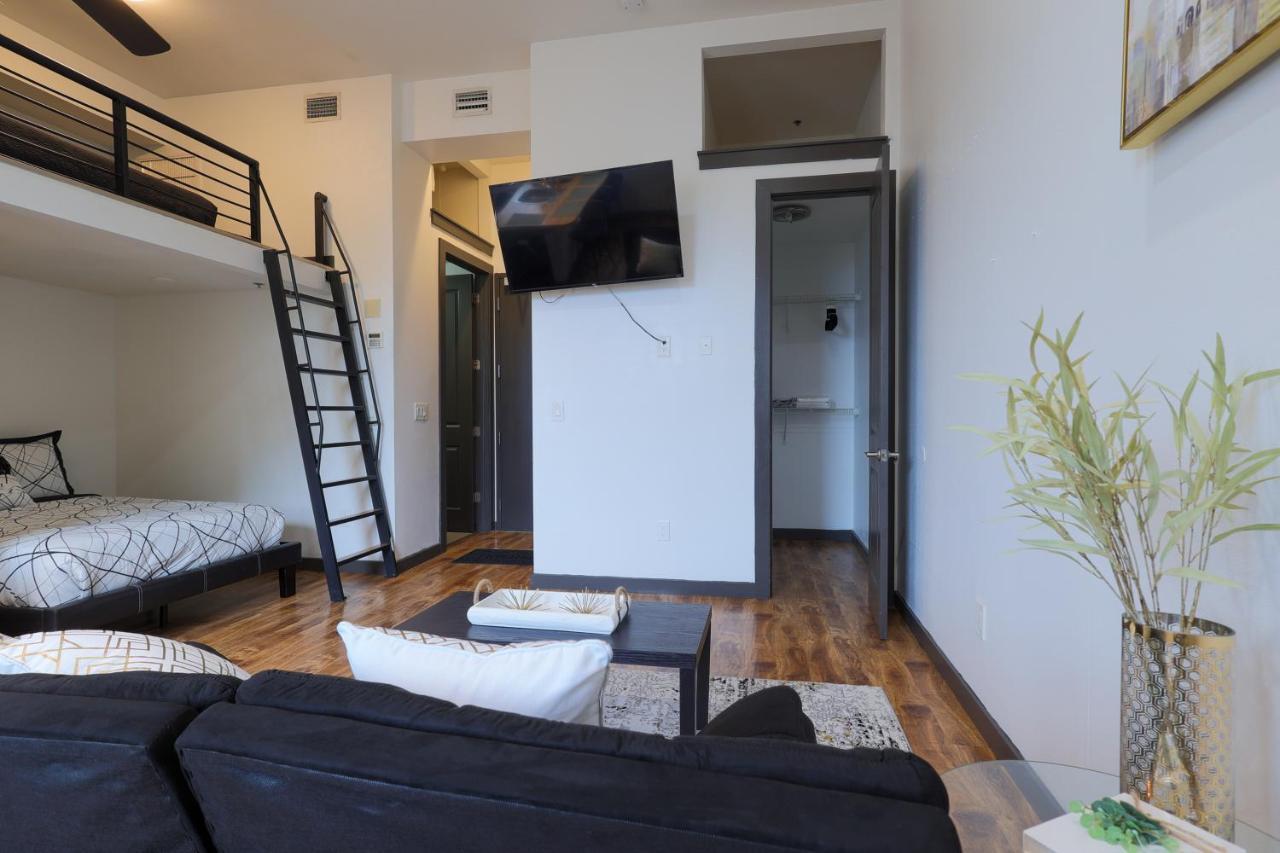 Old West Studio Lofts West Tampa Bagian luar foto
