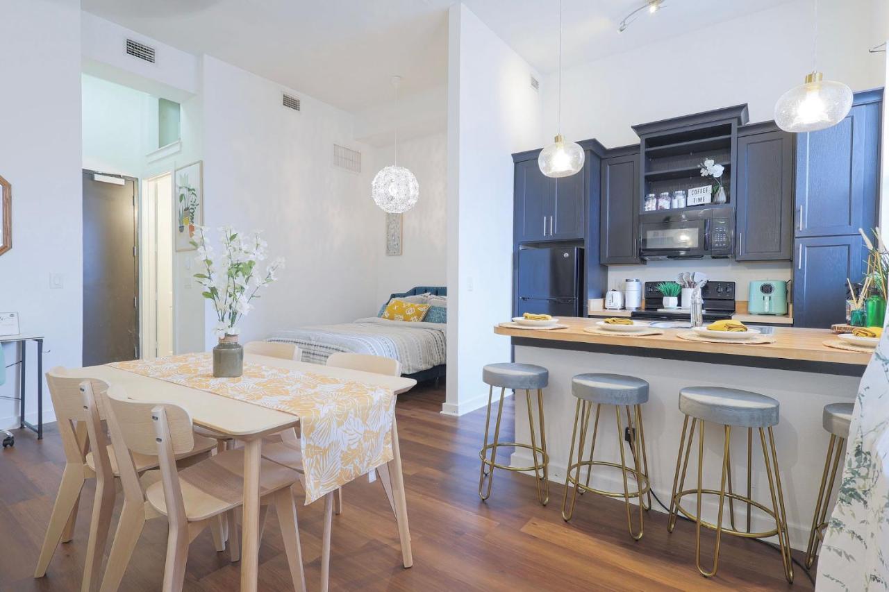 Old West Studio Lofts West Tampa Bagian luar foto