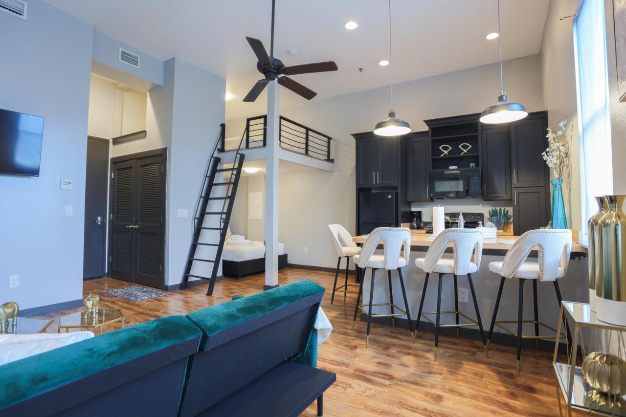 Old West Studio Lofts West Tampa Bagian luar foto
