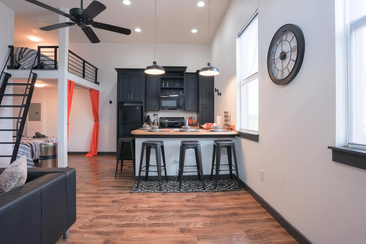 Old West Studio Lofts West Tampa Bagian luar foto