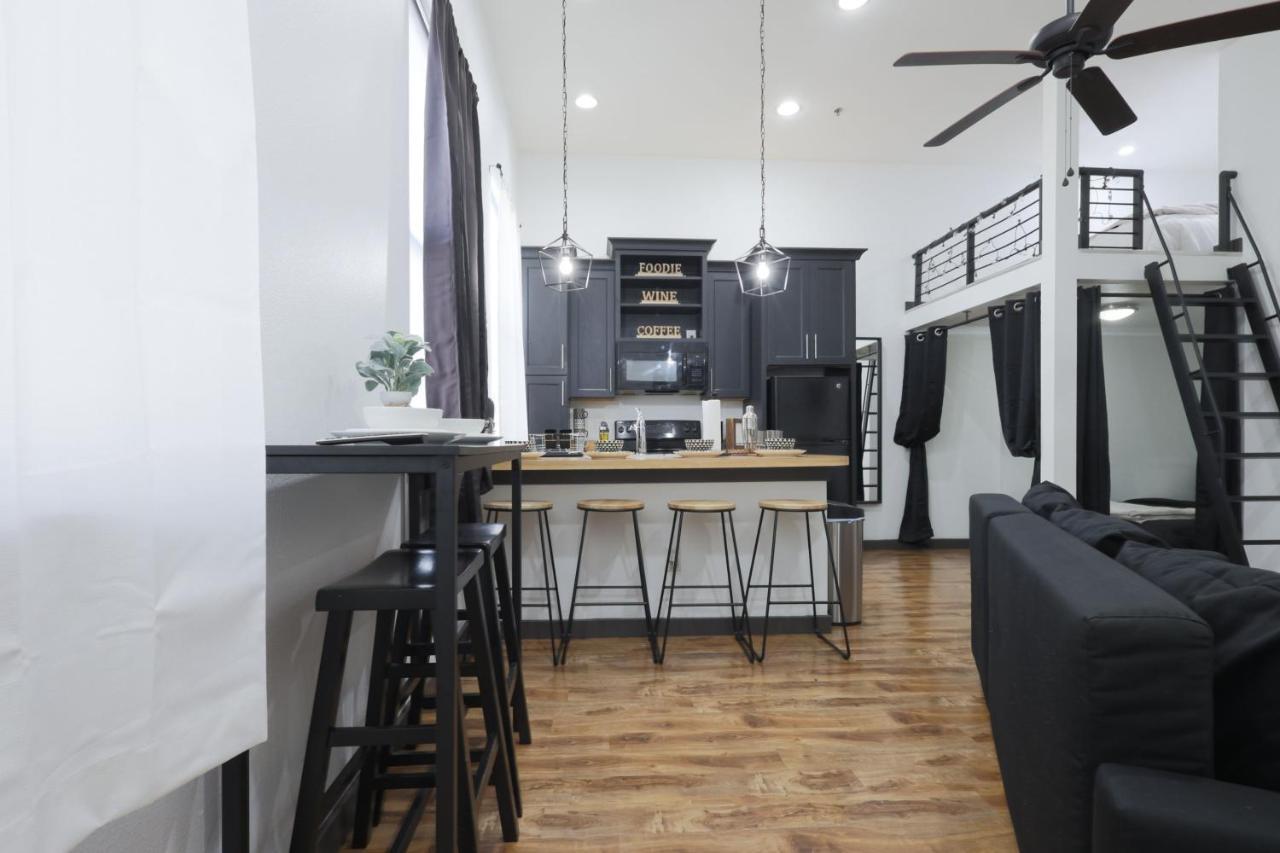 Old West Studio Lofts West Tampa Bagian luar foto